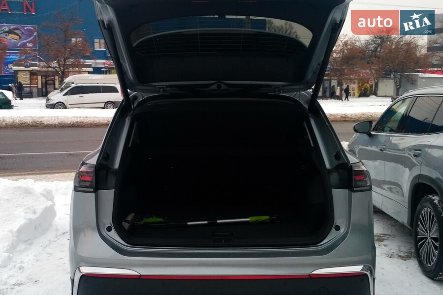 Volkswagen Tiguan - фото 13