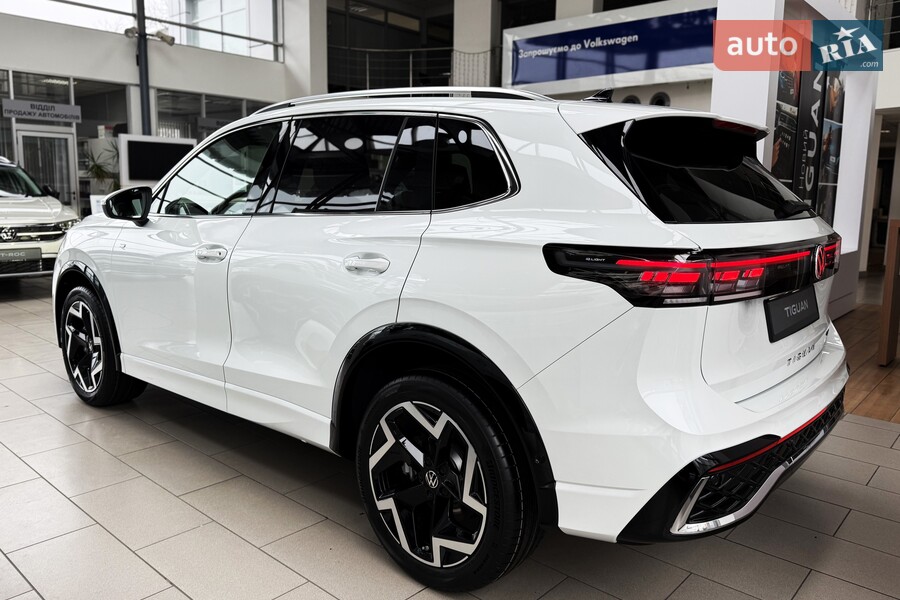 Volkswagen Tiguan - фото 8