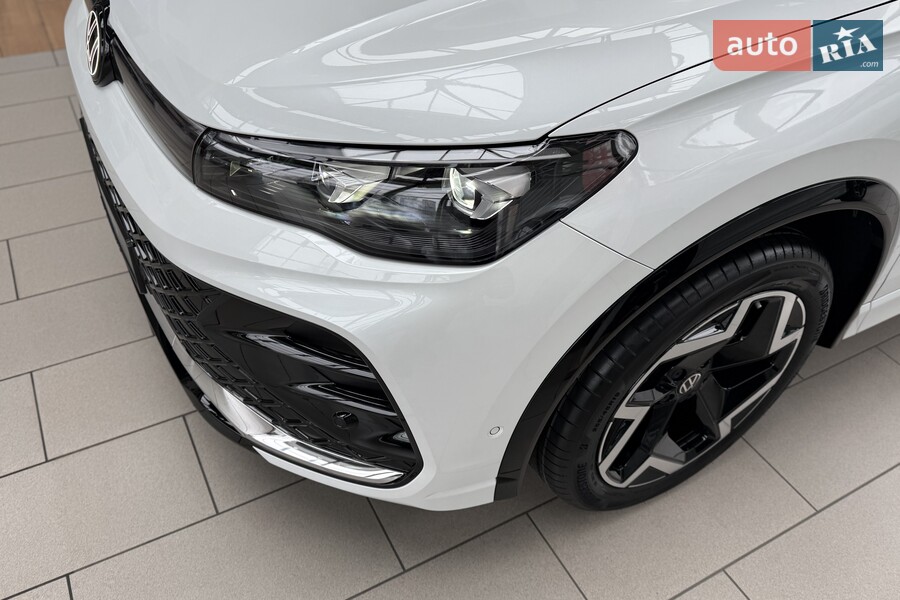 Volkswagen Tiguan - фото 9
