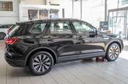 Volkswagen Touareg Base