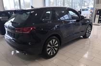 Volkswagen Touareg Base