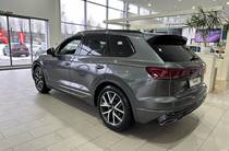 Volkswagen Touareg R-Line Platinum