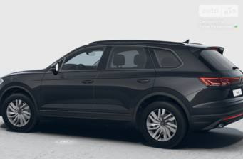 Volkswagen Touareg 2024 Silver