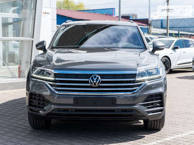 Volkswagen Touareg Silver 3.0 TDI AT (231 к.с.) AWD 2024