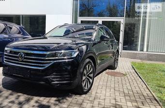 Volkswagen Touareg 2024 Silver