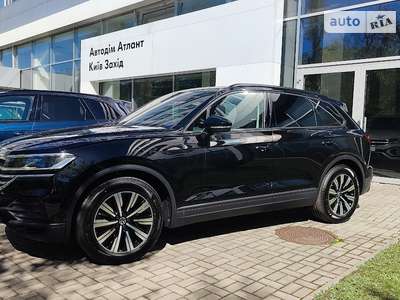 Volkswagen Touareg 2024 Silver