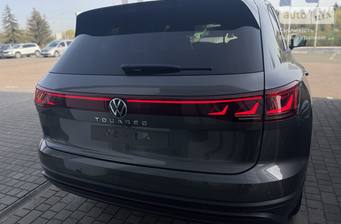 Volkswagen Touareg 2024 Silver