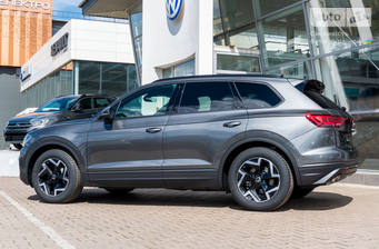 Volkswagen Touareg 2024 Silver