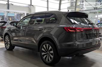 Volkswagen Touareg 2024 Silver