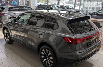 Volkswagen Touareg 2024 Silver