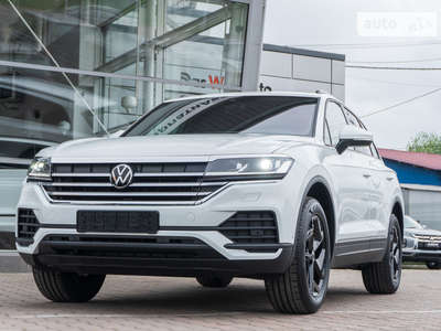 Volkswagen Touareg 2024 Silver