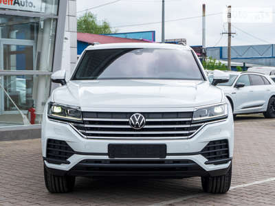 Volkswagen Touareg 2024 Silver