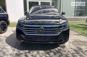 Volkswagen Touareg 2024 Silver