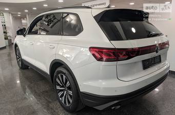 Volkswagen Touareg 2024 Silver