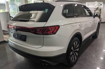 Volkswagen Touareg 2024 Silver