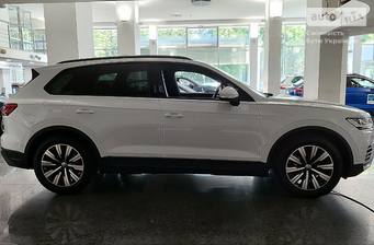 Volkswagen Touareg 2024 Silver