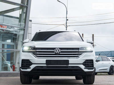 Volkswagen Touareg 2024 Silver