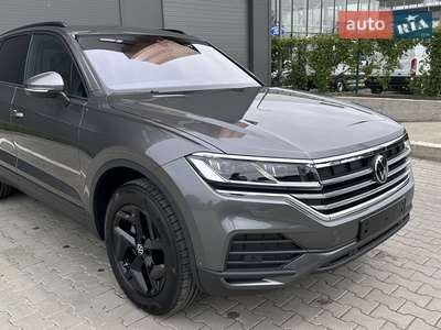 Volkswagen Touareg 2025 Silver
