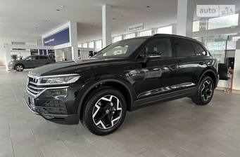 Volkswagen Touareg 2025 Silver