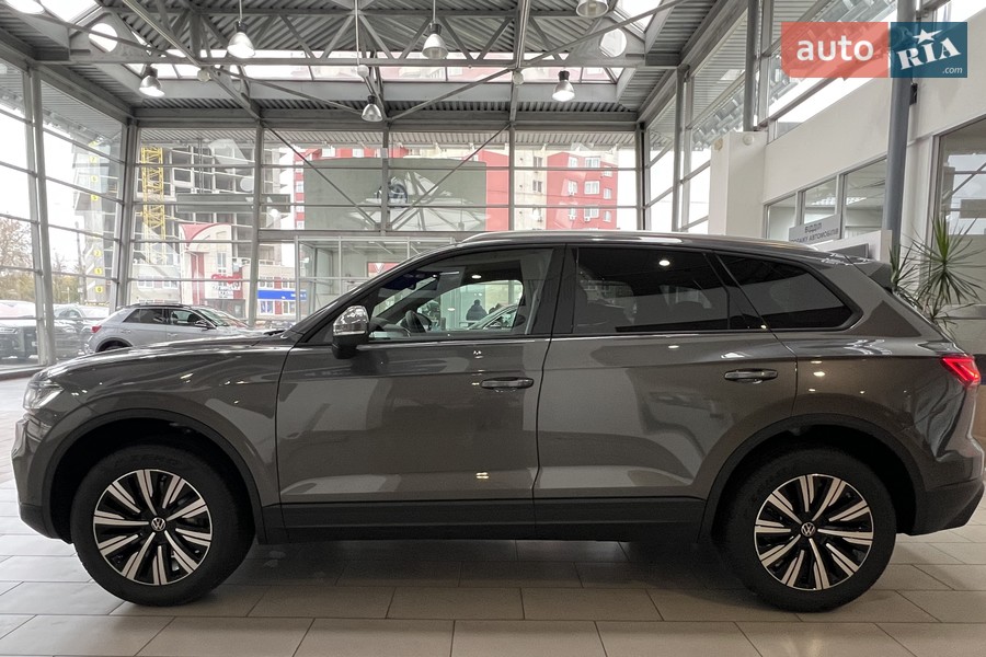 Volkswagen Touareg - фото 8