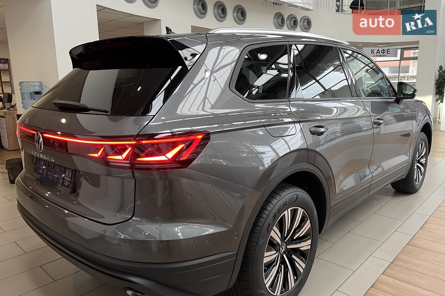 Volkswagen Touareg - фото 11