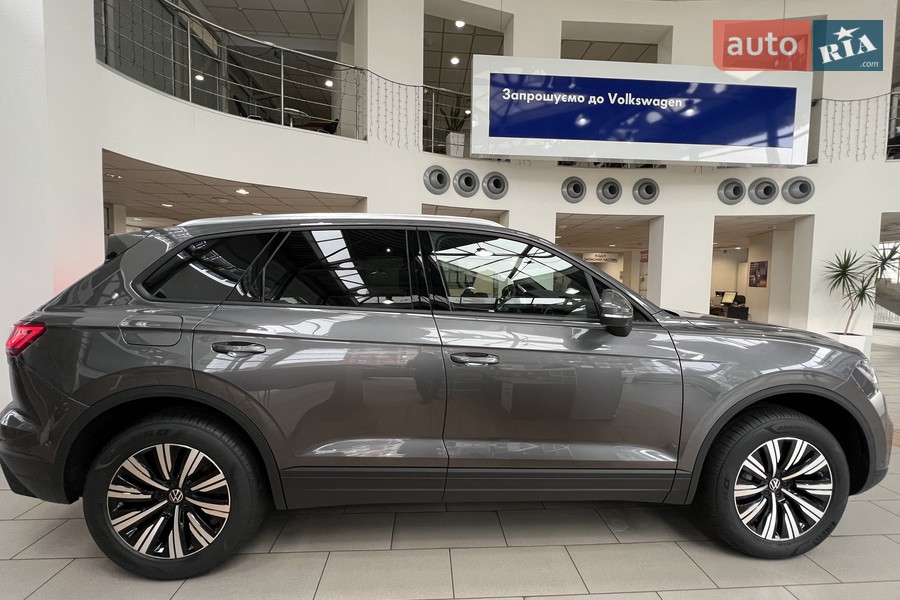 Volkswagen Touareg - фото 7