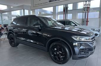 Volkswagen Touareg 2024 Silver 3.0 TDI AT (231 к.с.) AWD