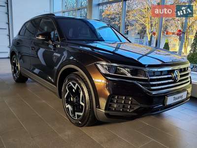 Volkswagen Touareg 2025 Silver