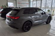 Volkswagen Touareg R-Line Platinum 3