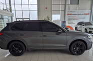 Volkswagen Touareg R-Line Platinum 3