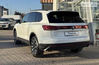 Volkswagen Touareg 2024 Silver