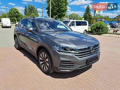 Volkswagen Touareg 2025 Silver