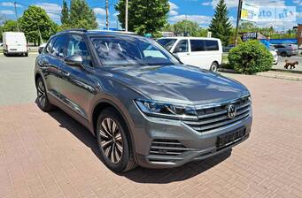 Volkswagen Touareg 2025 Silver