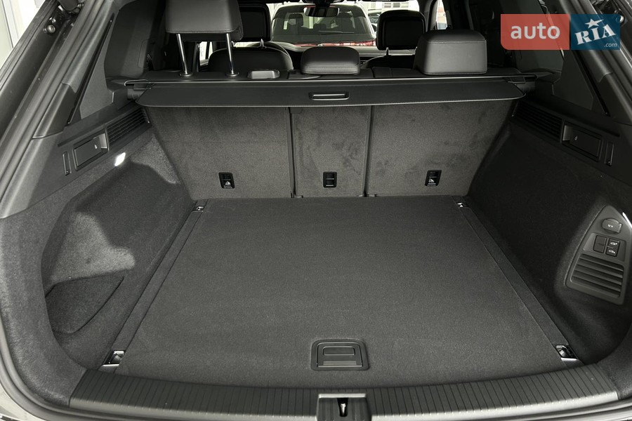 Volkswagen Touareg - фото 9
