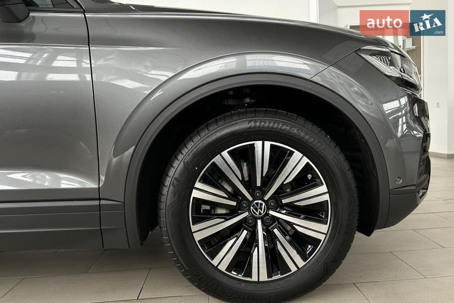 Volkswagen Touareg - фото 4