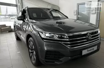 Volkswagen Touareg Silver 3.0 TDI AT (231 к.с.) AWD - фото 1