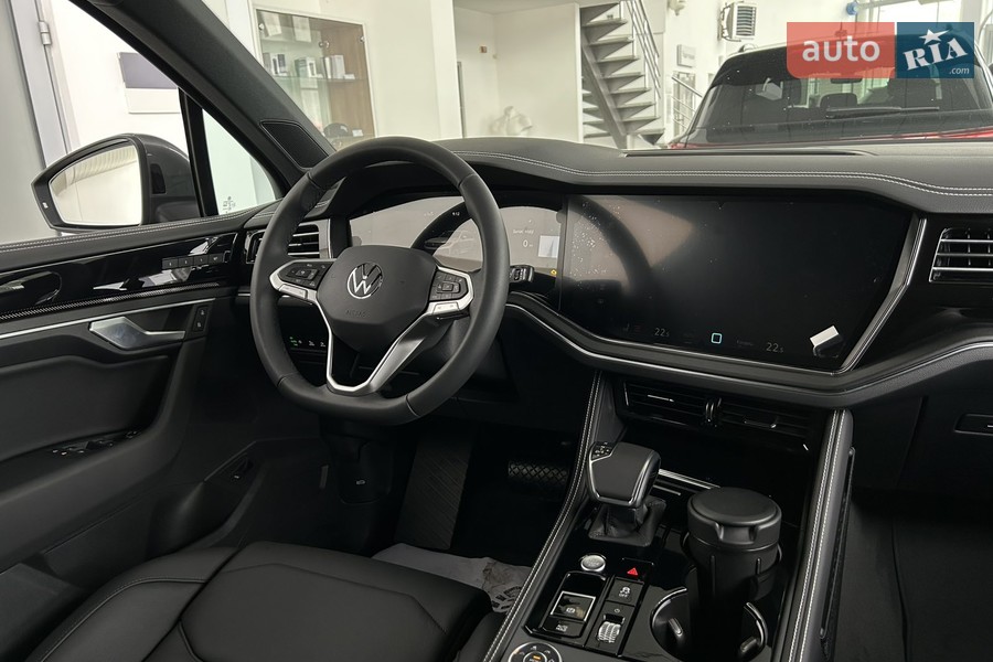 Volkswagen Touareg - фото 12