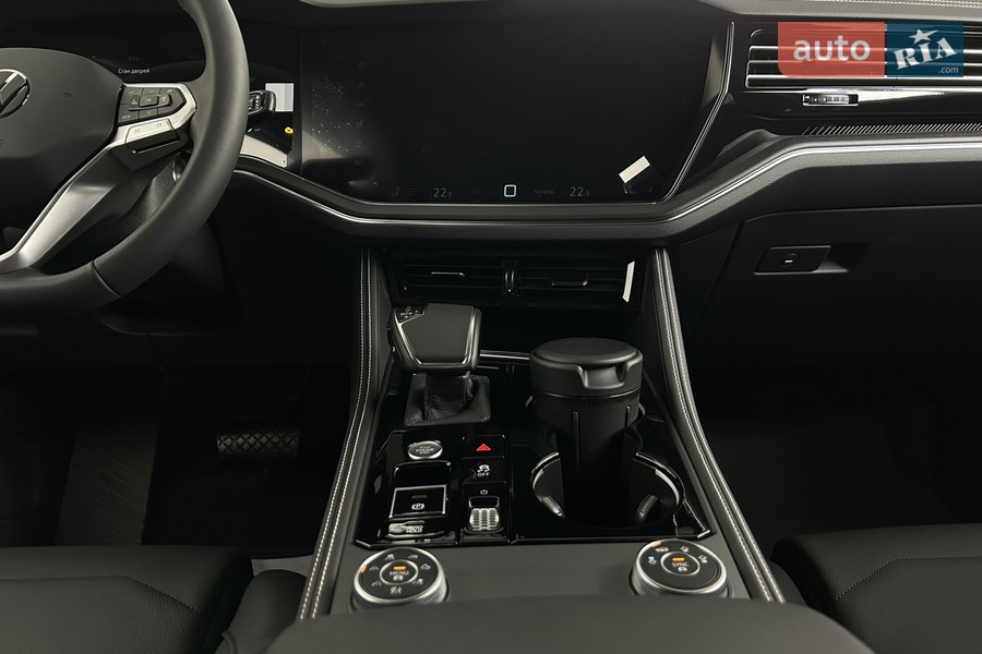 Volkswagen Touareg - фото 13