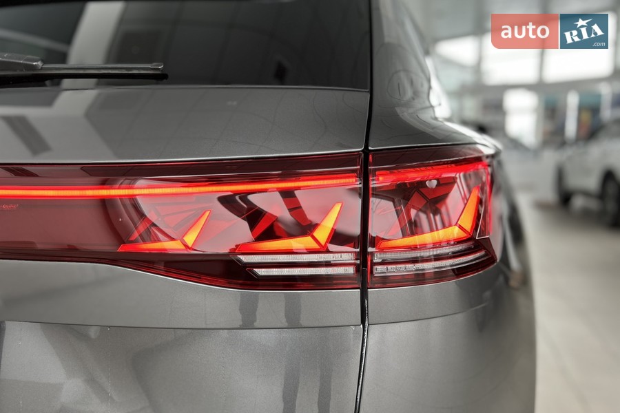 Volkswagen Touareg - фото 7