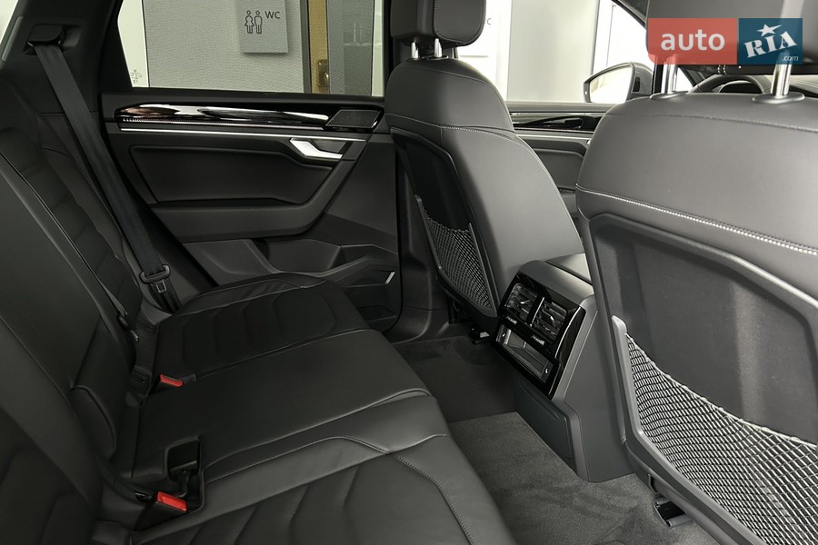 Volkswagen Touareg - фото 15