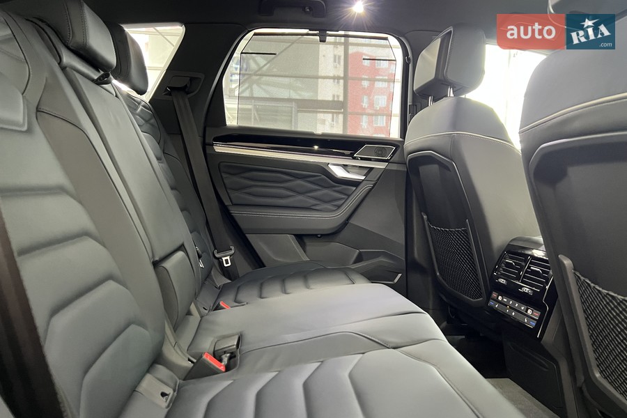 Volkswagen Touareg - фото 24