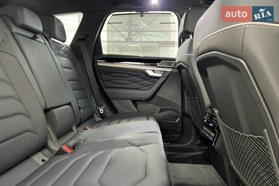 Volkswagen Touareg - фото 27