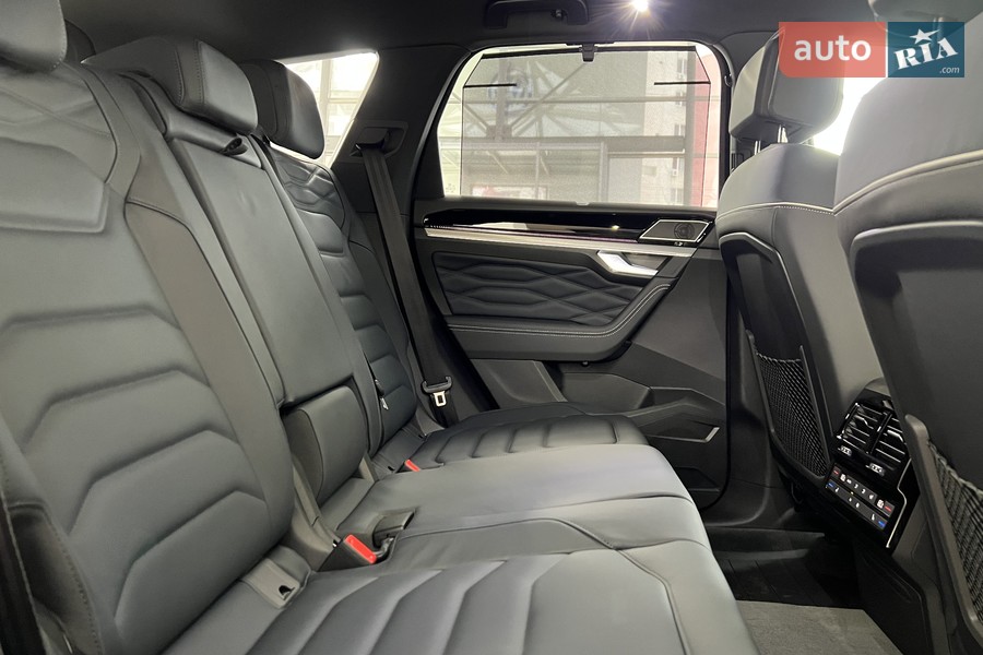 Volkswagen Touareg - фото 26