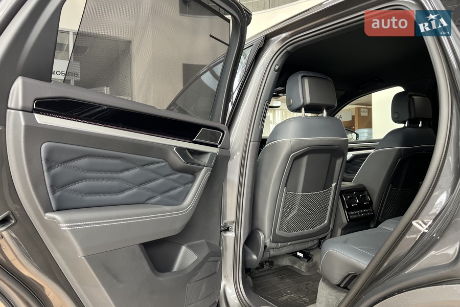 Volkswagen Touareg - фото 23