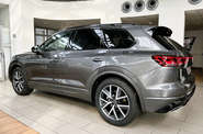 Volkswagen Touareg - фото 11