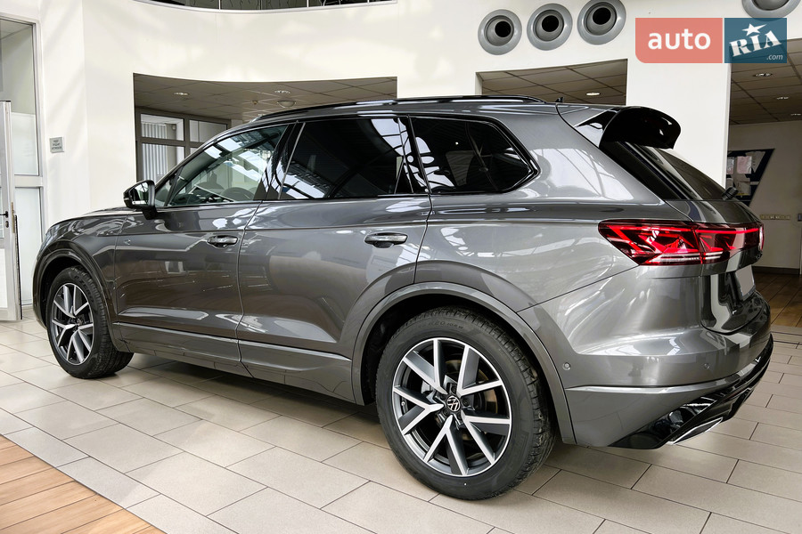 Volkswagen Touareg - фото 11