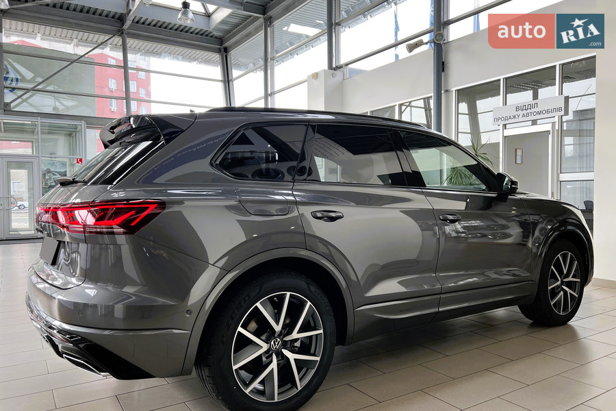 Volkswagen Touareg - фото 8
