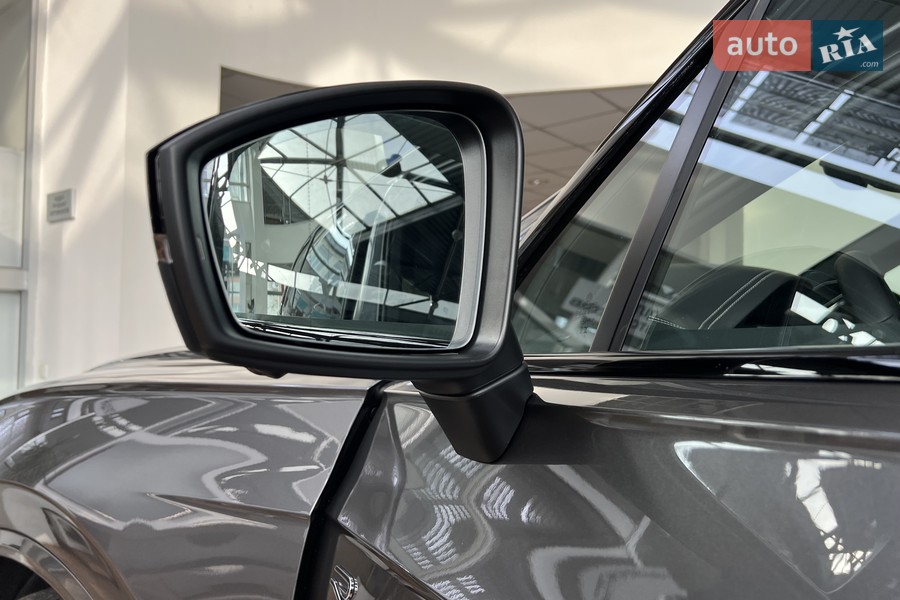 Volkswagen Touareg - фото 15