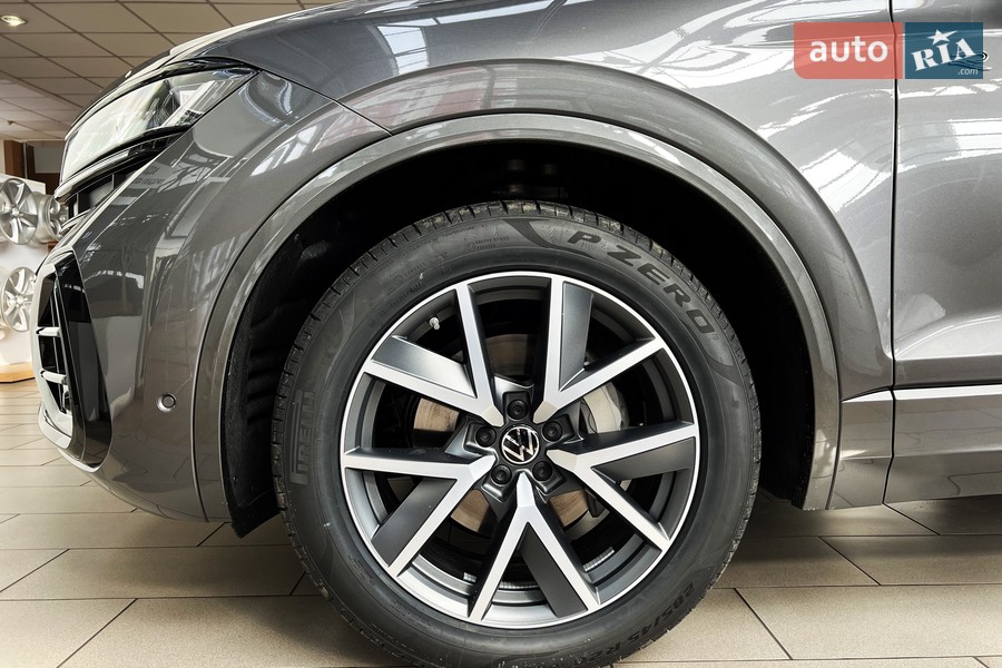 Volkswagen Touareg - фото 14