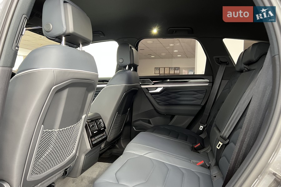 Volkswagen Touareg - фото 36